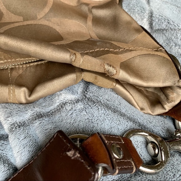 Coach signature shoulder bag - Picture 4 of 6